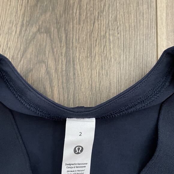 Lululemon Sleeveless Cropped Tennis Tank Size 2 Navy Blue V Neck EUC - Picture 5 of 8